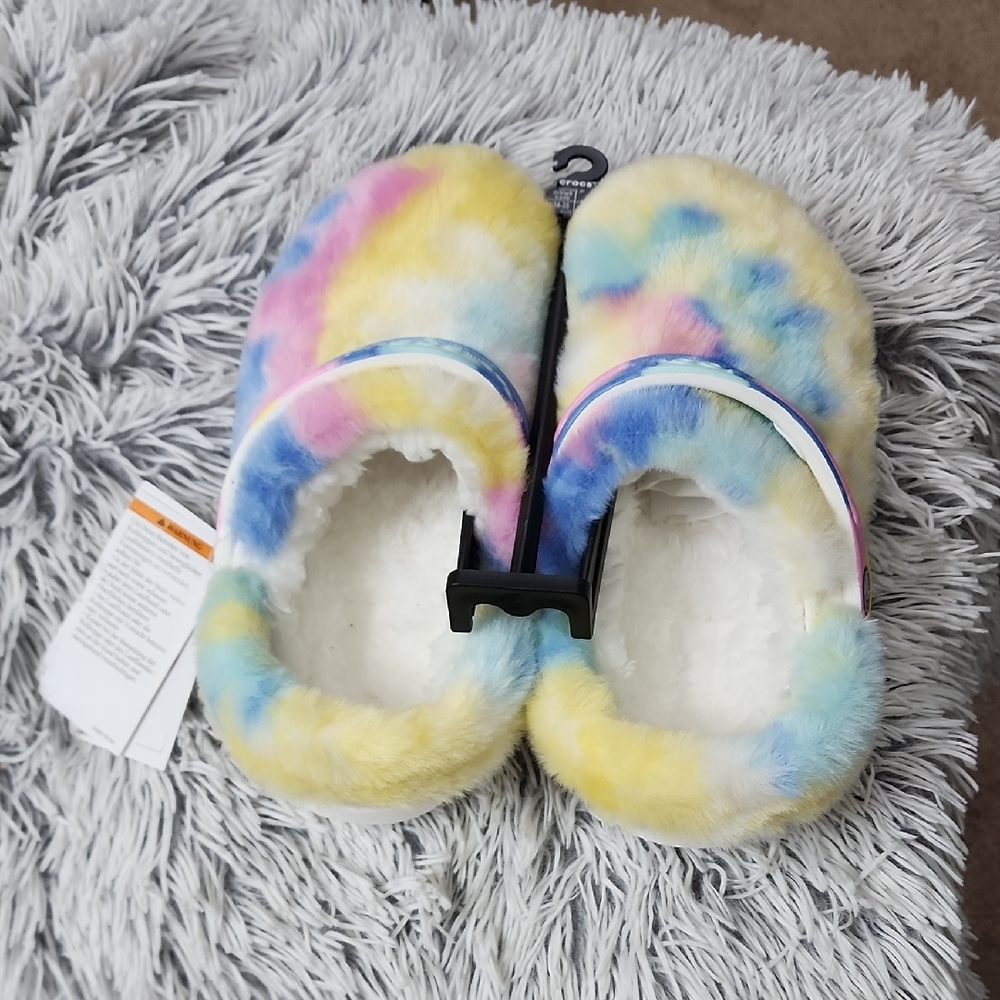 Colorful Tie-Dye Slippers